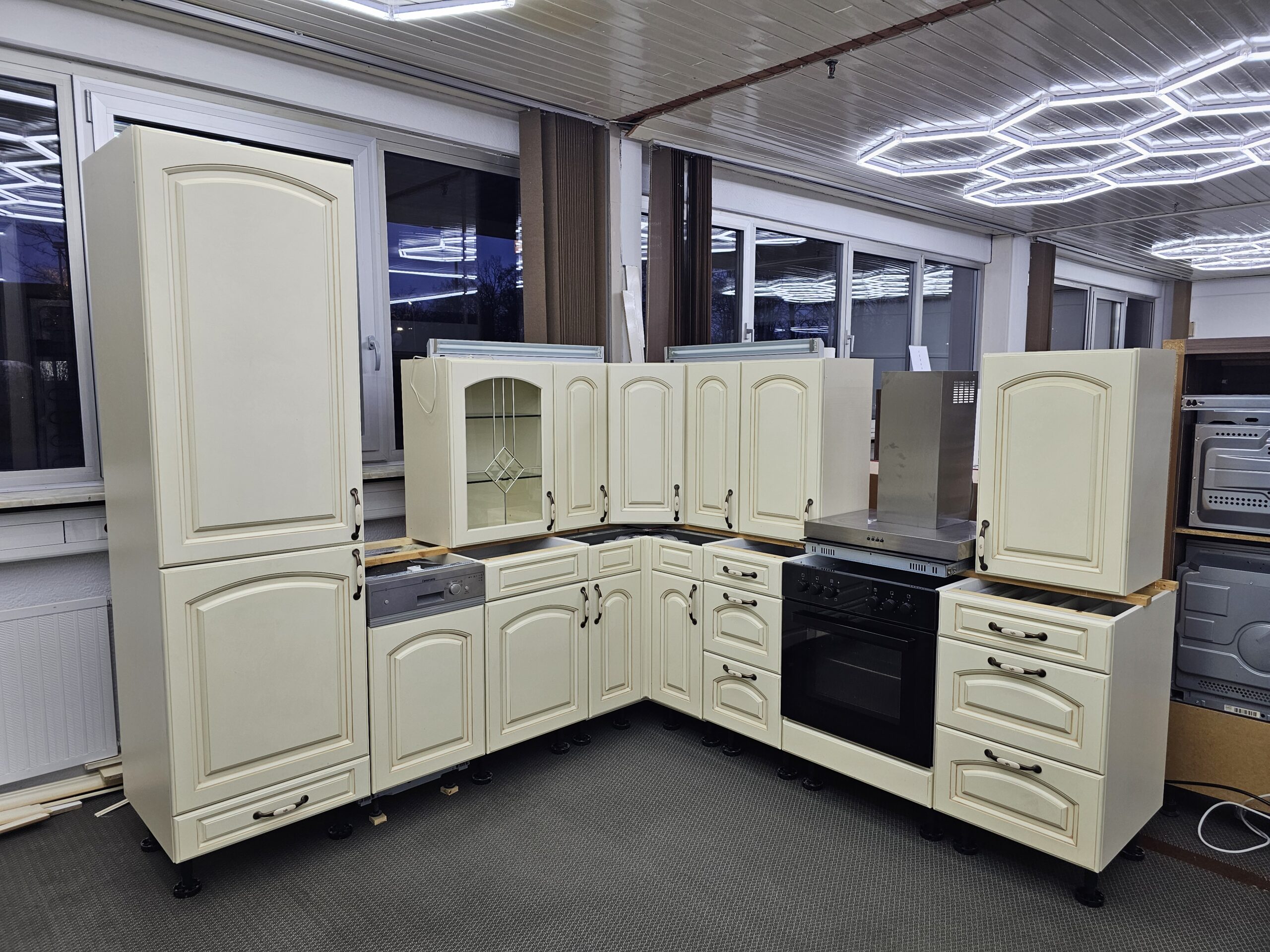 Wie Neu LANDHAUS Küche mit E-Geräten (Softclose)L.GRATIS