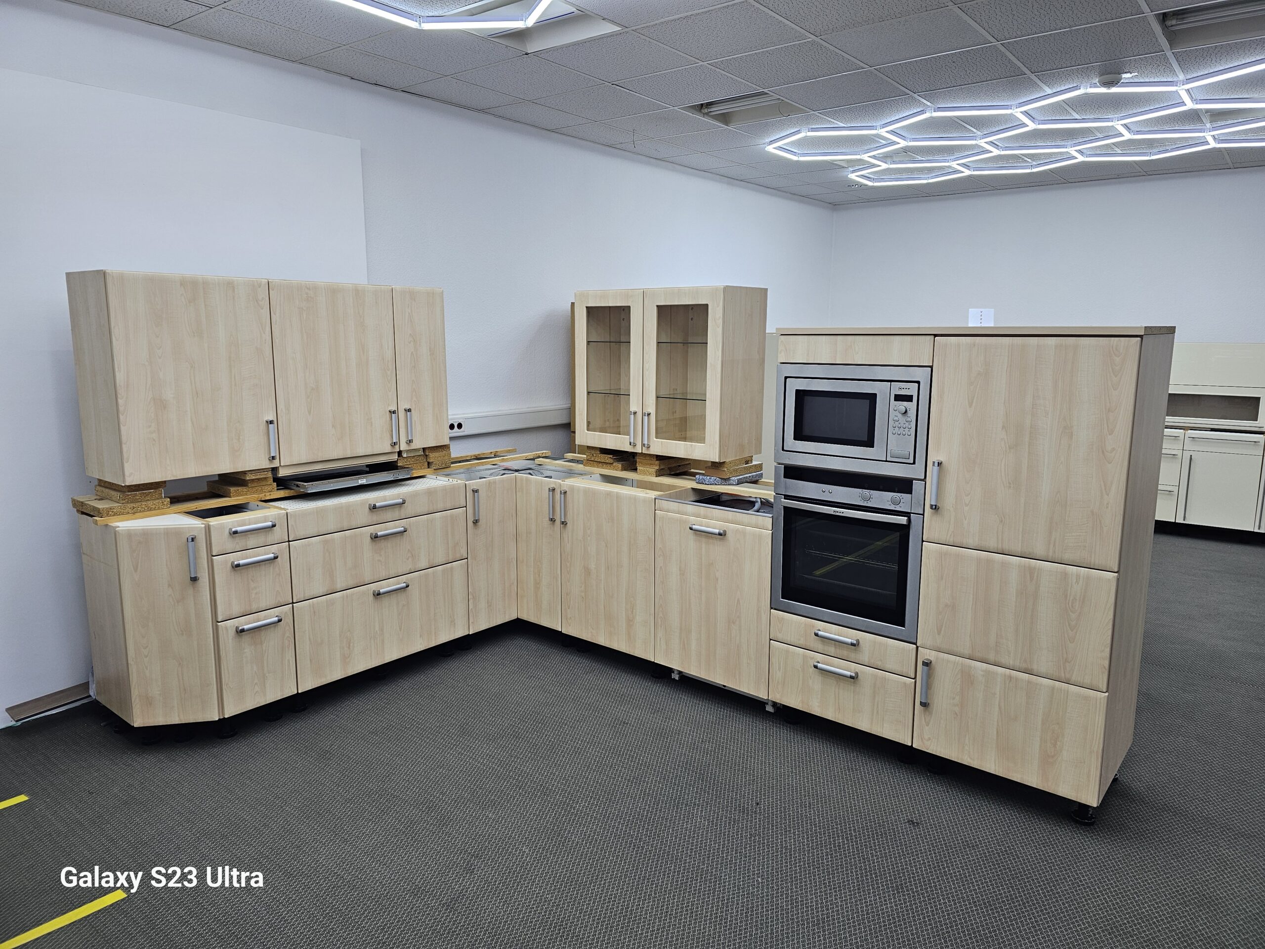 MODERNE KÜCHE mit NEFF e-Geräte softclose Lieferung GRATIS