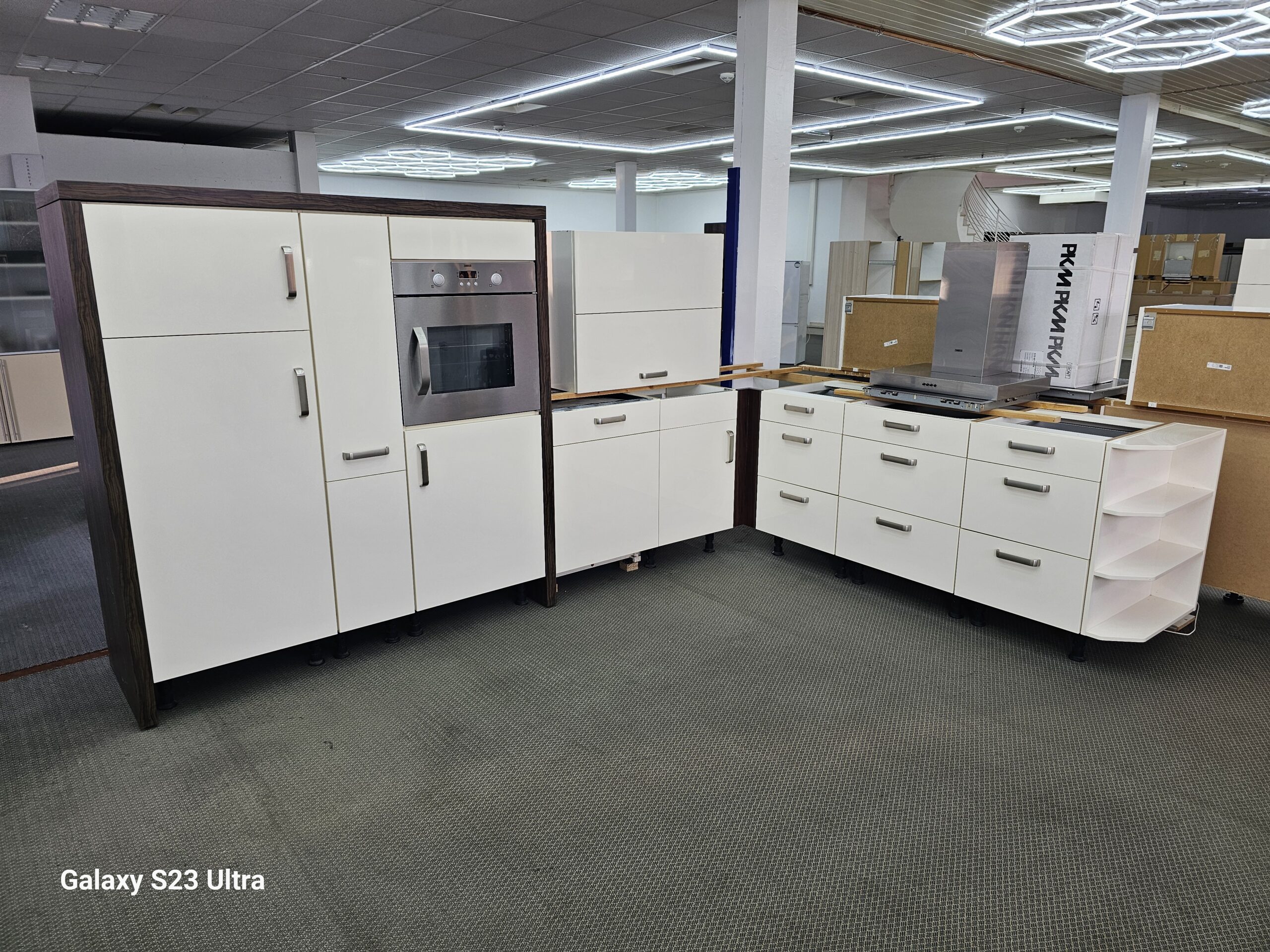 Hochglanz NOBILIA Küche mit E-Geräten (Softclose) Lieferung Gratis