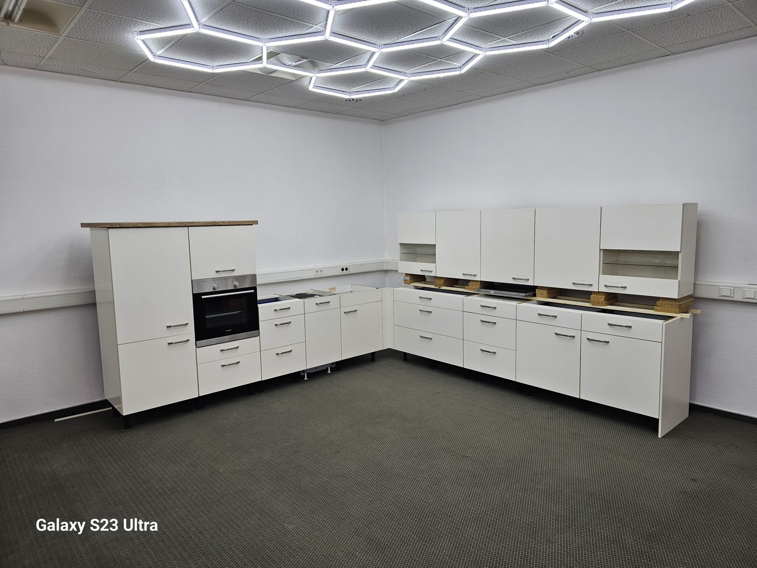 WIE NEU NOBILIA KÜCHE + alle e-Geräte Lieferung GRATIS