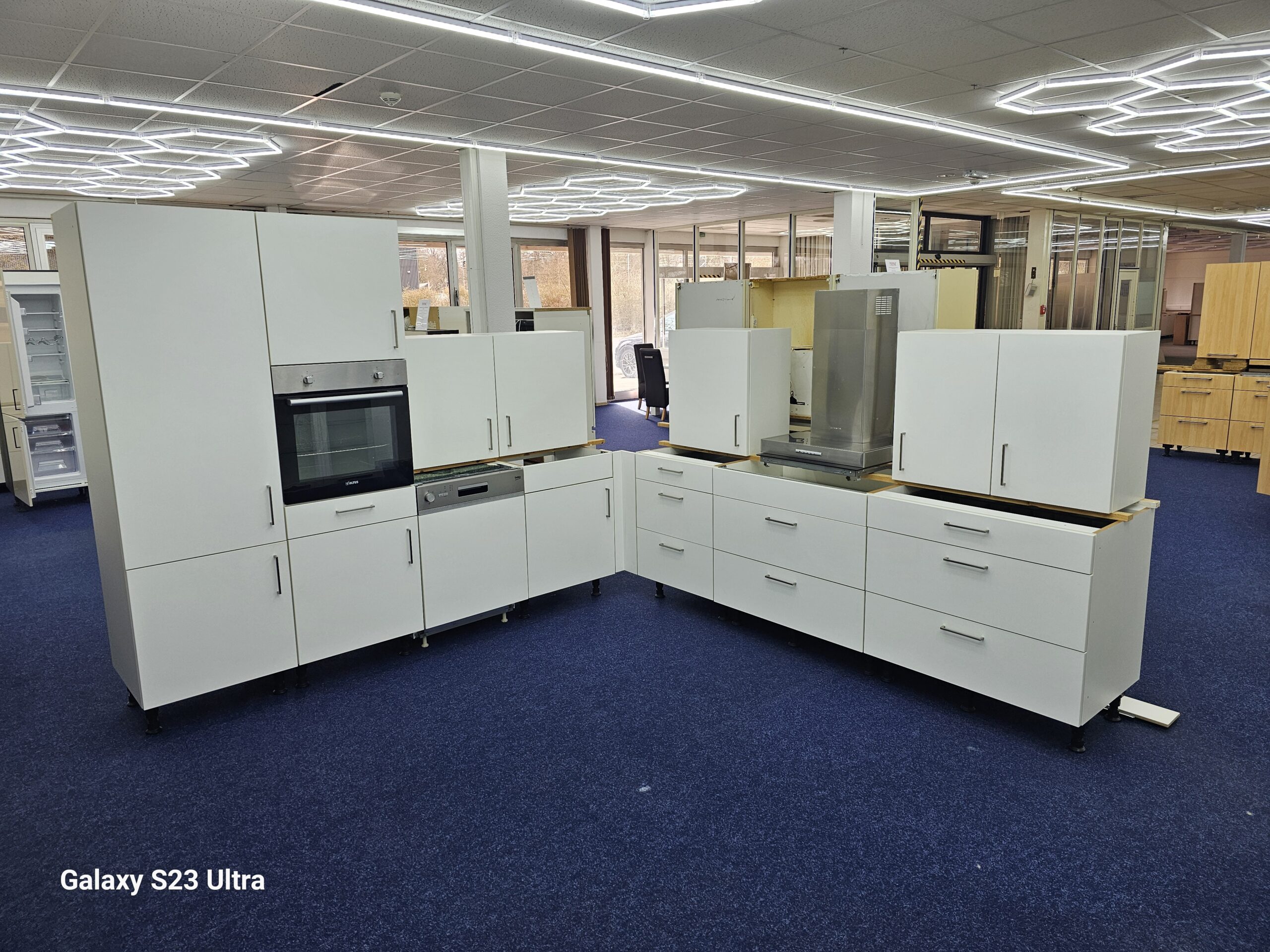 Wie Neu NOBILIA KÜCHE mit e-Geräte (alle Softclose) Lieferung Gratis