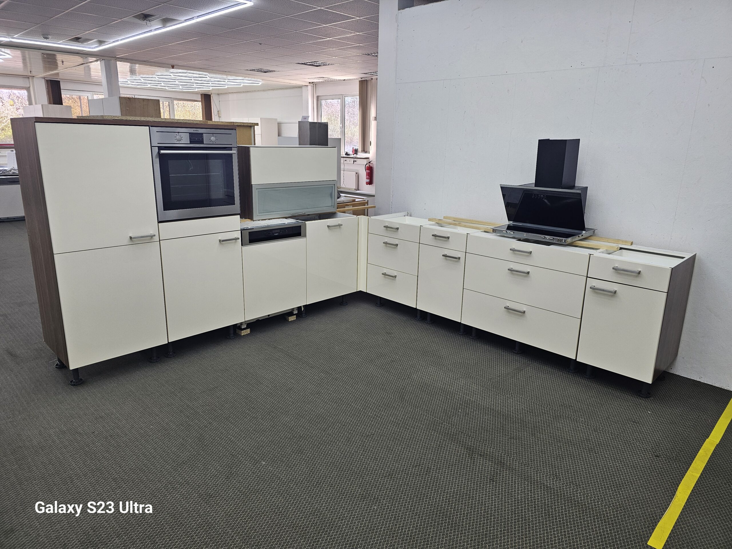 Hochglanz Küche mit alle E-Geräten (Softclose) Lieferung Gratis