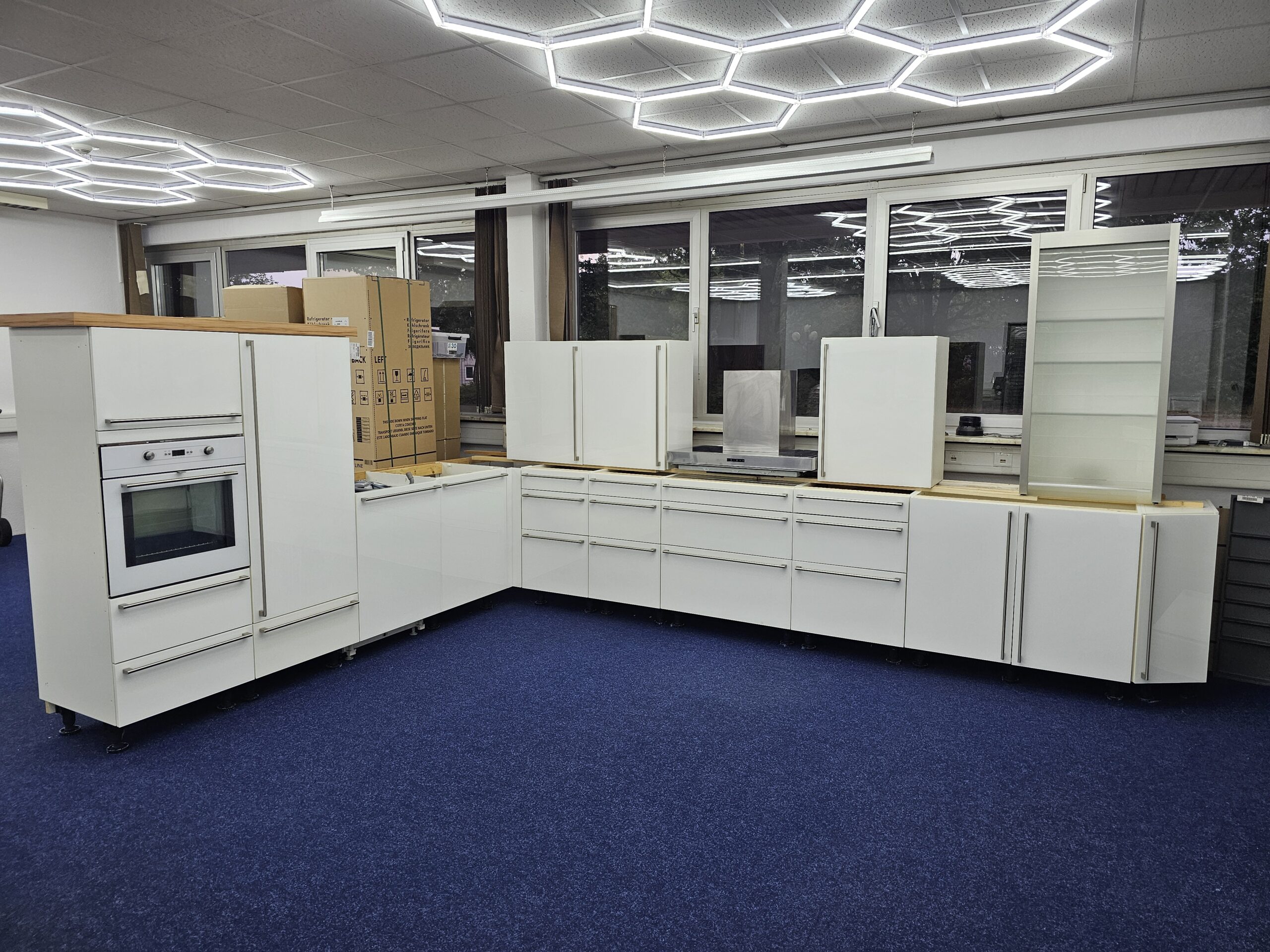 TOP Moderne Küche mit E-Geräten Alle Softclose(Np Ca 16000€)L.GRATIS