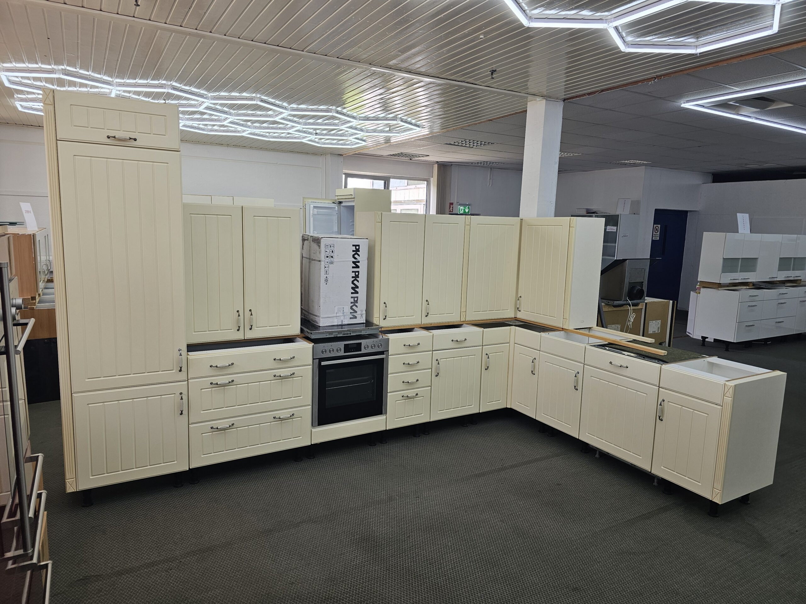 TOP MODERNE NOBILIA Küche mit E-Geräten (Neff-Miele)Np.Ca.11000€ (Softclose)L.GRATIS