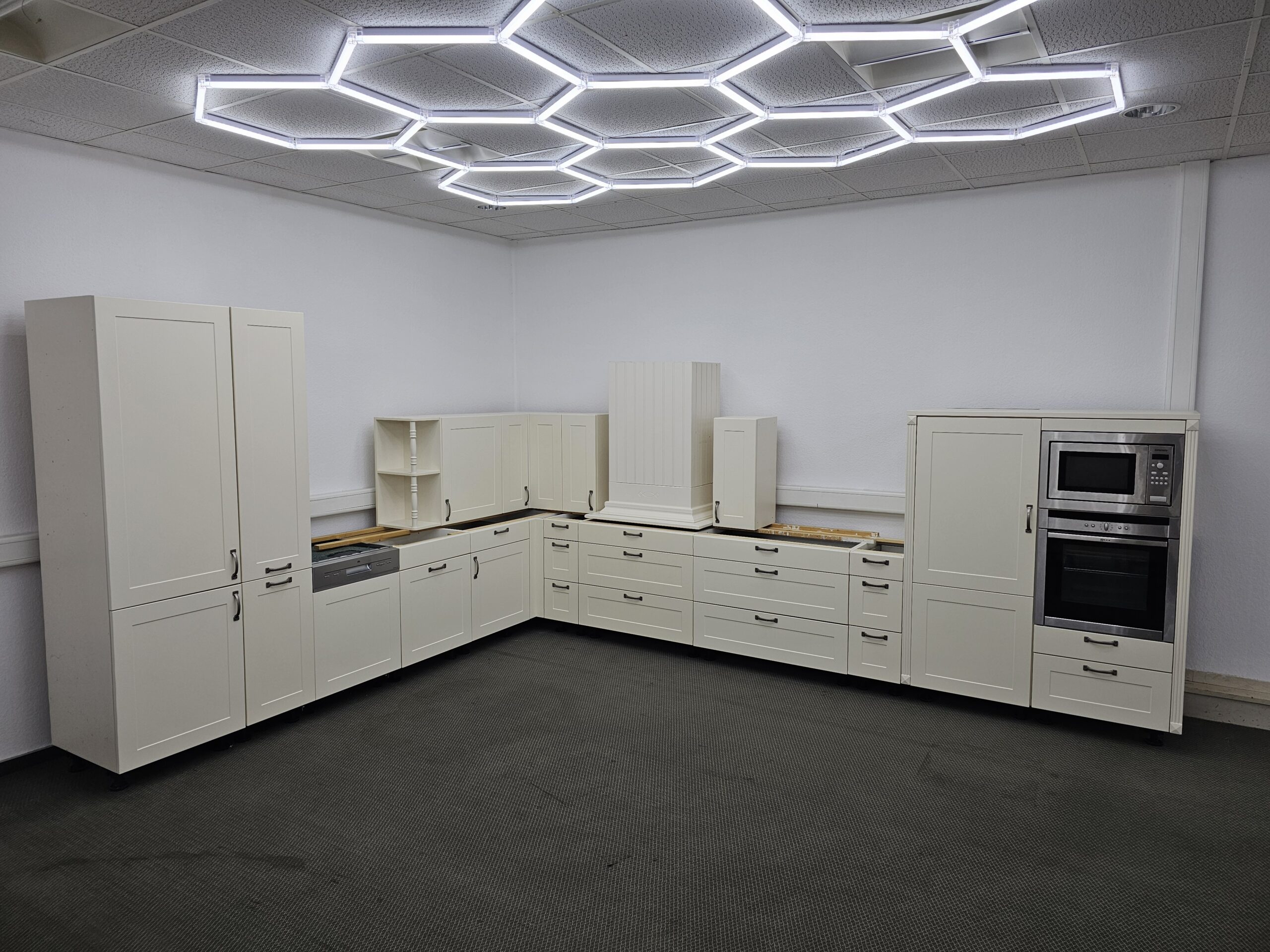 TOP Häcker LANDHAUS KÜCHE mit alle e-Geräte*(Np. ca 22.000€)*Softclose* Lieferung GRATIS